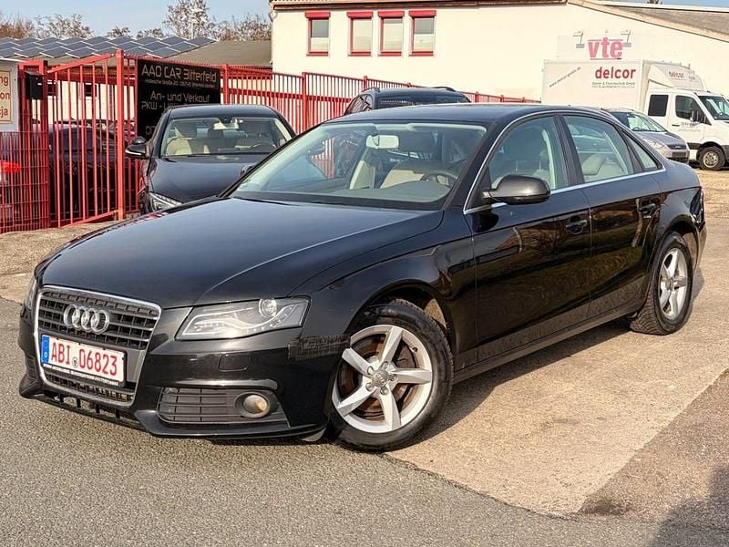 Gebraucht Audi A4 Attraction 120 PS (88 kW) 2010 Schwarz Limousine