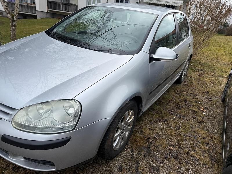 Gebraucht VW Golf V 105 PS (77 kW) 2004 Silber Kleinwagen