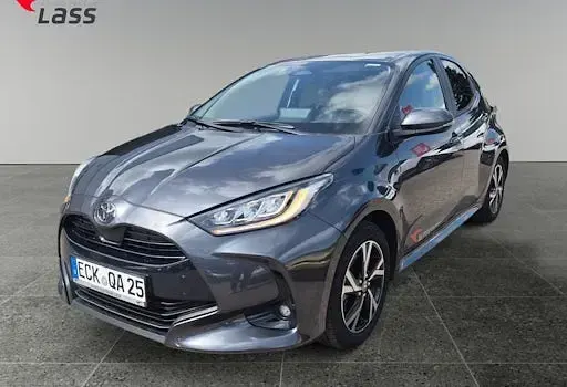 Gebraucht Toyota Yaris Hybrid 116 PS (85 kW) 2025 Grau Limousine