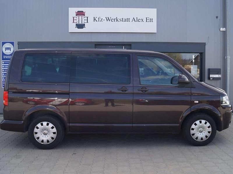 Gebraucht VW T5 Comfortline 140 PS (102 kW) 2013 Dark wood perleffekt Van
