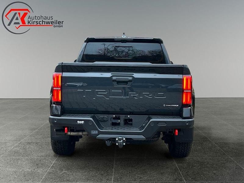 Neu Toyota Tacoma 326 PS (239 kW) 2025 Grau Pickup