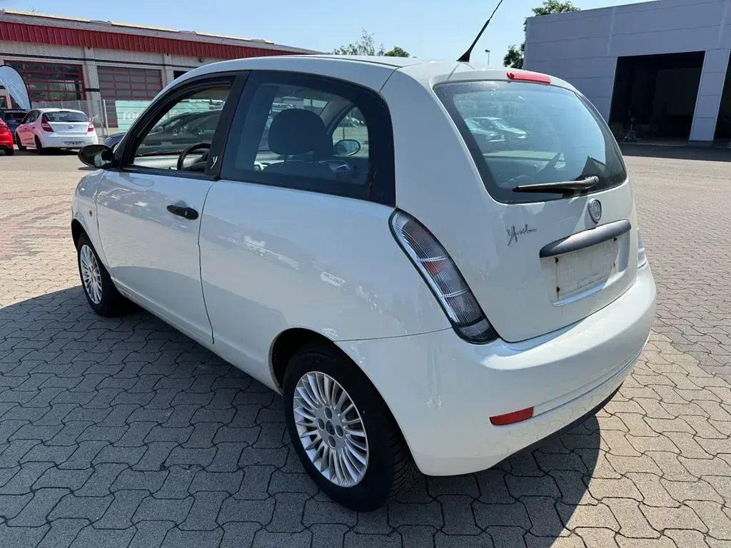 Gebraucht Lancia Ypsilon 60 PS (44 kW) 2009 Weiß Kleinwagen