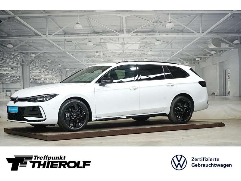 Weiß Gebraucht 2024 VW Passat R-line Kombi | 46.880 € - Bild 1/4