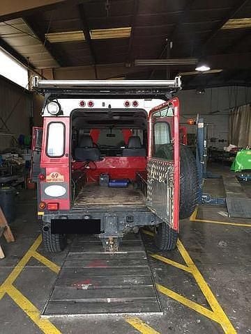 Gebraucht Land Rover Defender 122 PS (89 kW) 1999 Rot metallic SUV