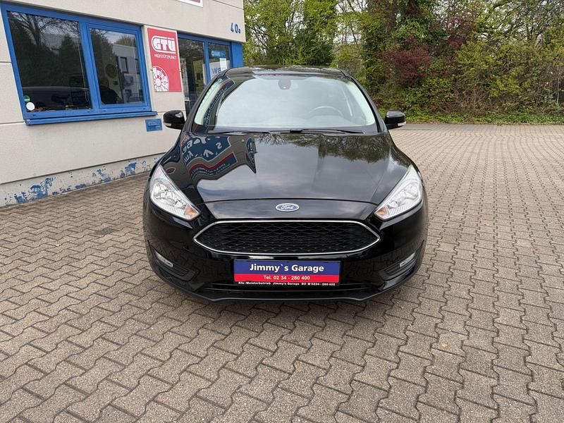 Gebraucht Ford Focus Business Edition 125 PS (91 kW) 2017 Schwarz Kombi
