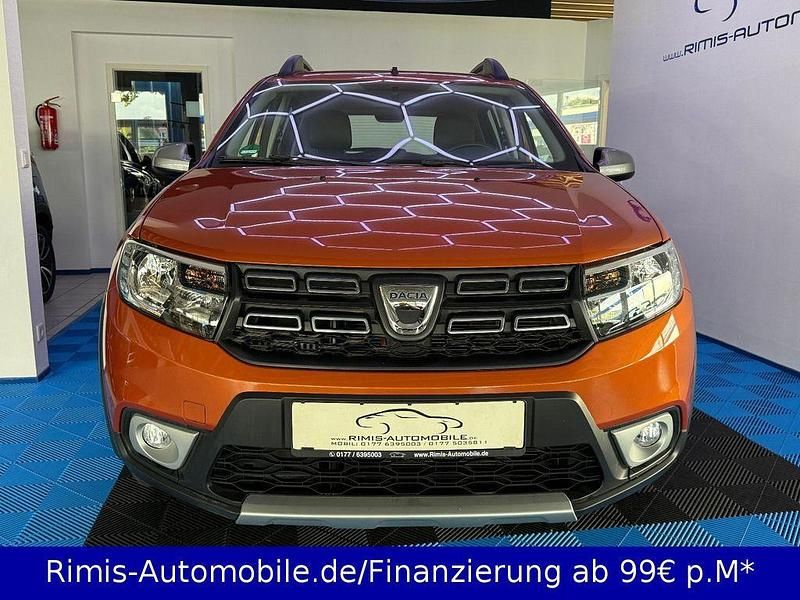 Gebraucht Dacia Sandero Celebration 90 PS (66 kW) 2017 Orange SUV