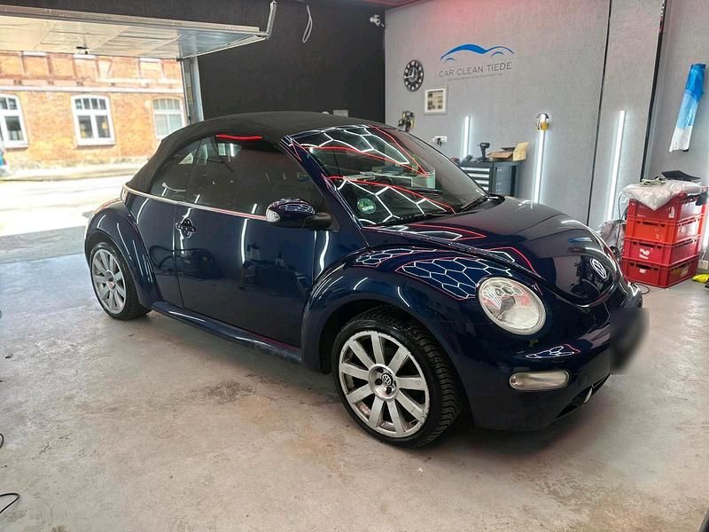 Gebraucht VW New Beetle 101 PS (74 kW) 2004 Blau Kleinwagen