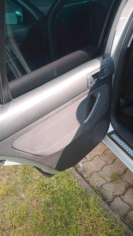 Second-hand VW Golf 2002 Monovolum