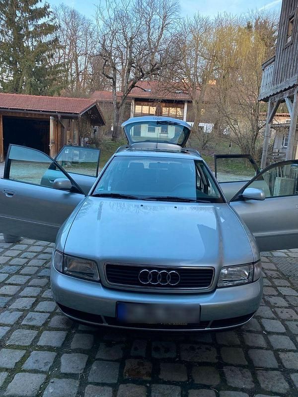 Gebraucht Audi A4 125 PS (91 kW) 1996 Silber Kombi