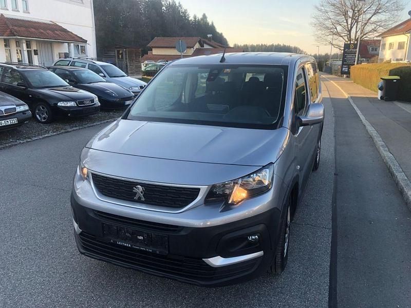 Gebraucht Peugeot Rifter Active 131 PS (96 kW) 2020 Grau Van / Kleinbus