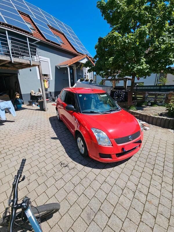 Rot Gebraucht 2009 Suzuki Swift Club Kleinwagen | 1.999 € (Fairer Preis) - Bild 1/4