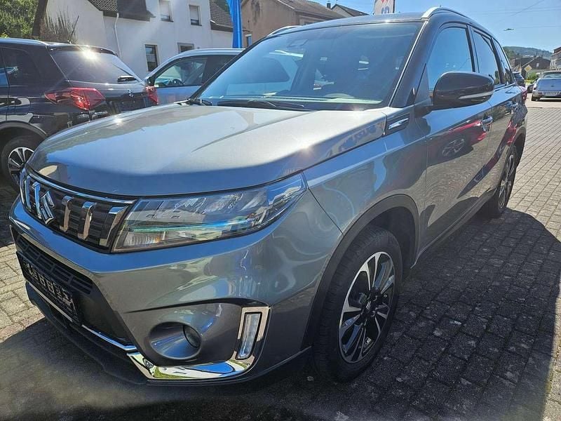 Gebraucht Suzuki Vitara Comfort+ 140 PS (102 kW) 2021 Galactic / cosmic black SUV