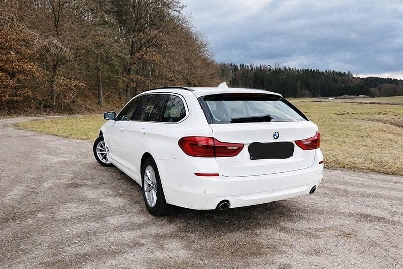 Gebraucht BMW 520 190 PS (139 kW) 2019 Weiß Limousine