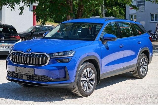 Blau Neu 2025 Skoda Kodiaq Selection SUV | 38.985 € (Guter Preis) - Bild 1/4