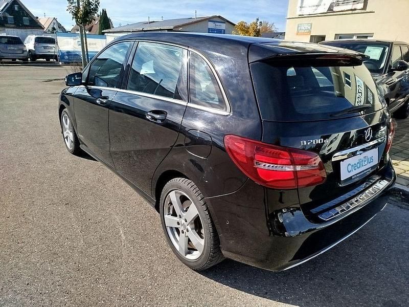 Gebraucht Mercedes B200 136 PS (100 kW) 2016 Schwarz Van / Kleinbus