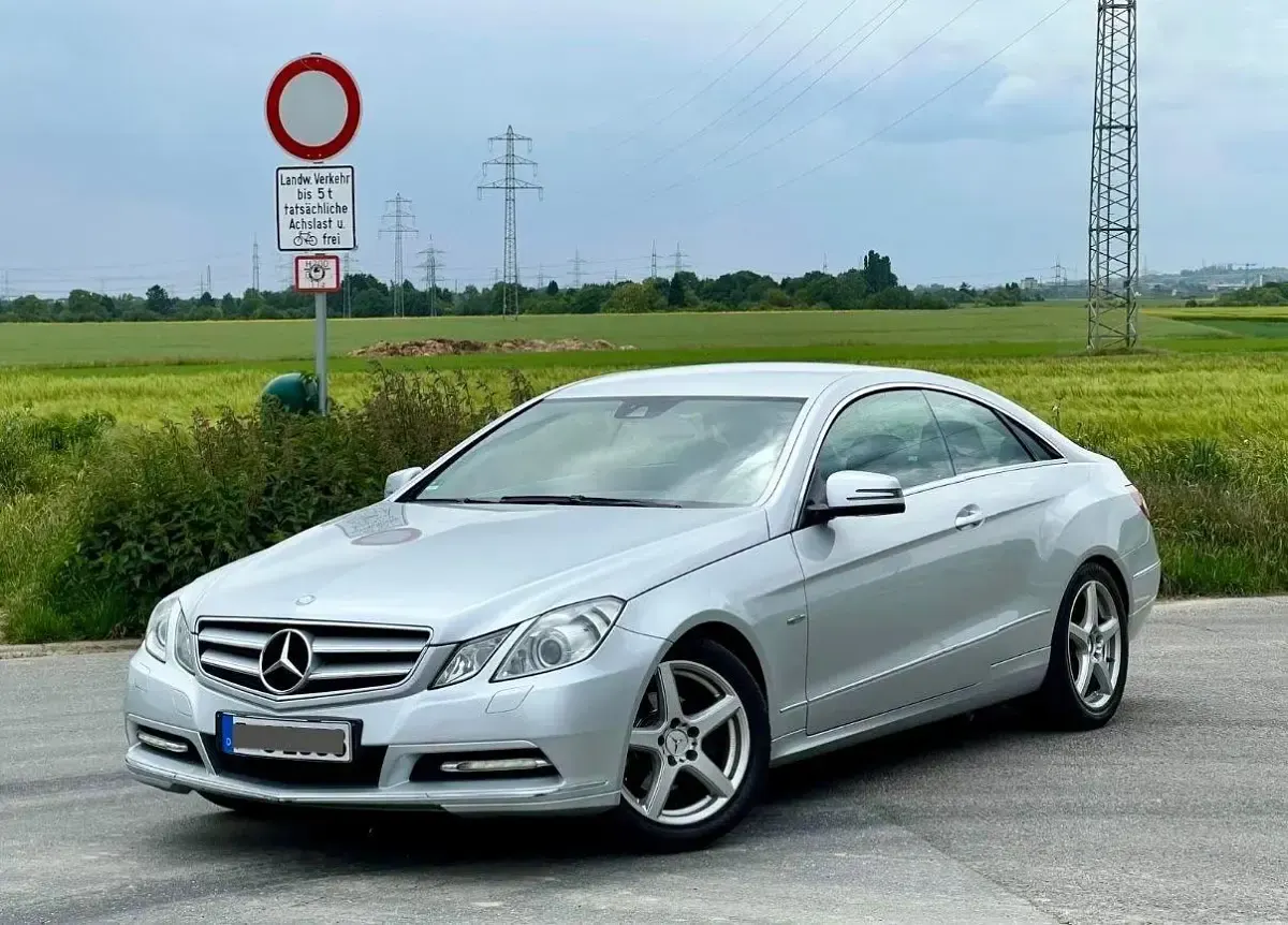 Usata Mercedes E250 204 CV (150 kW) 2011 Argento Coupé