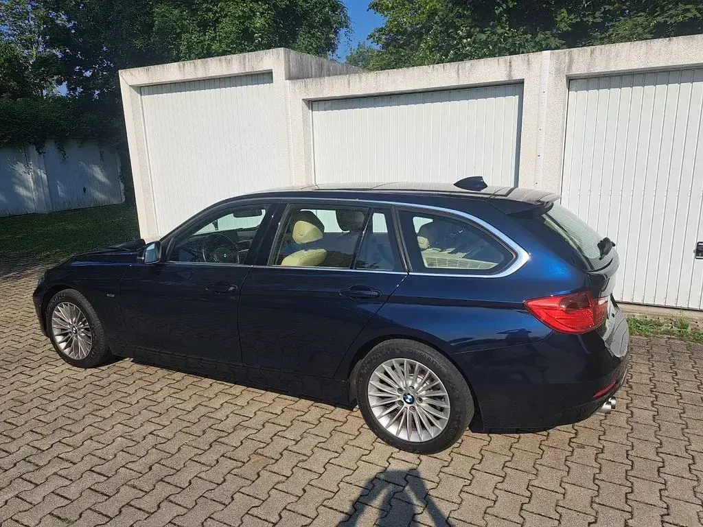 Gebraucht BMW 330 Luxury Line 258 PS (189 kW) 2013 Blau Kombi