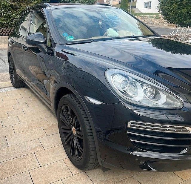 Schwarz Gebraucht 2013 Porsche Cayenne SUV | 26.800 € (Fairer Preis) - Bild 1/4