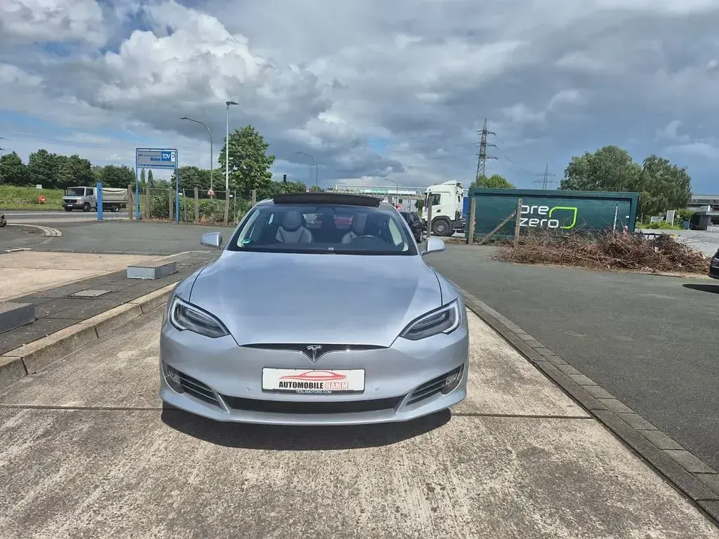 Käytetty Tesla Model S 350 kW (476 HP) 2017 Hopea Viistoperä