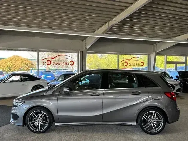 Gebraucht Mercedes B200 AMG line 156 PS (114 kW) 2017 Grau Kleinwagen