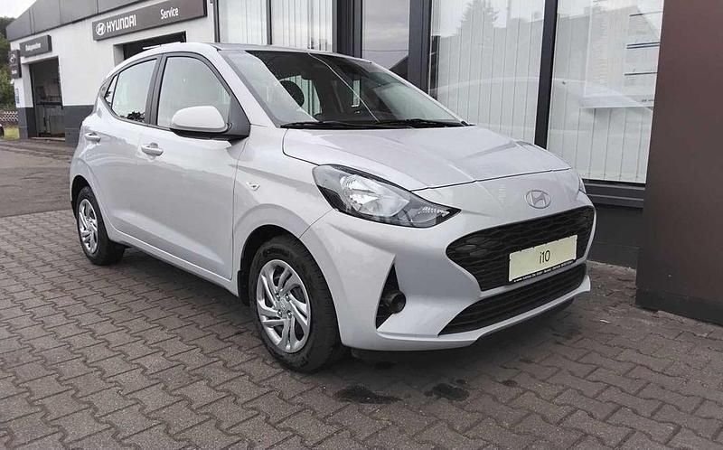 Grau Neu 2025 Hyundai i10 Kleinwagen | 16.900 € (Fairer Preis) - Bild 1/3