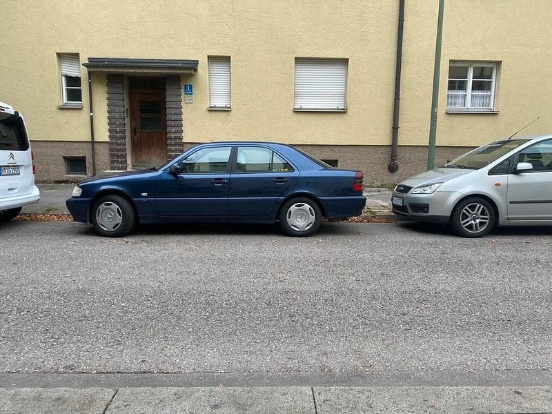 Blau Gebraucht 1998 Mercedes C200 Classic Limousine | 3.000 € (Guter Preis) - Bild 1/4