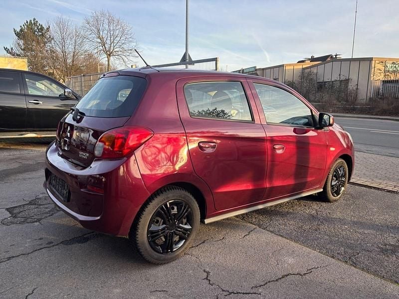 Gebraucht Mitsubishi Space Star Diamant Edition 71 PS (52 kW) 2016 Rot Kleinwagen