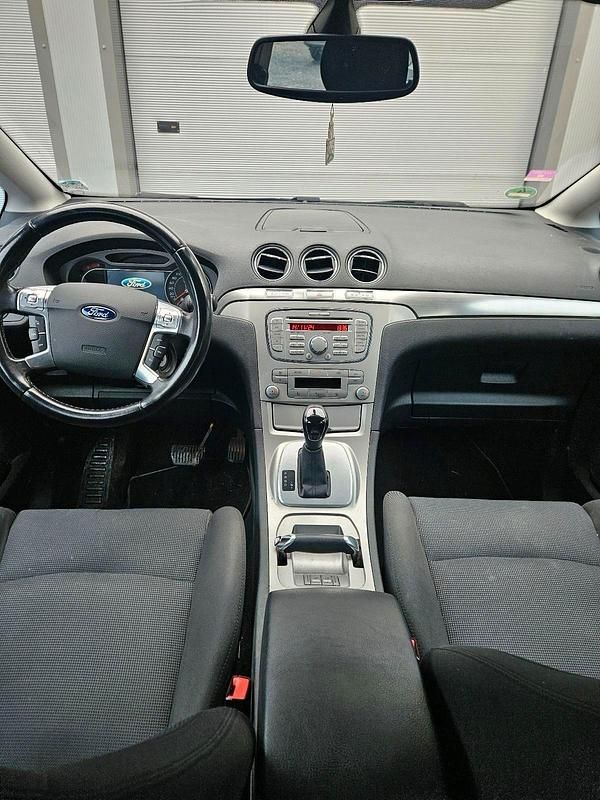 Gebraucht Ford S-MAX S 140 PS (102 kW) 2009 Rot Van / Kleinbus