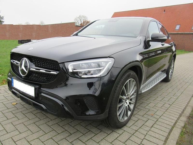 Schwarz Gebraucht 2021 Mercedes GLC220 Night Coupé | 43.650 € (Guter Preis) - Bild 1/4