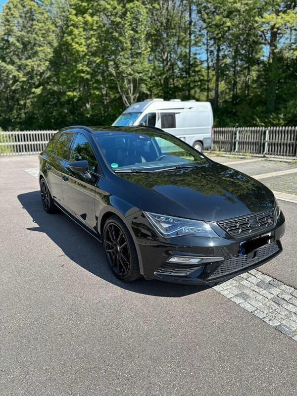 Schwarz Gebraucht 2019 Seat Leon FR Kombi | 19.450 € (Fairer Preis) - Bild 1/4