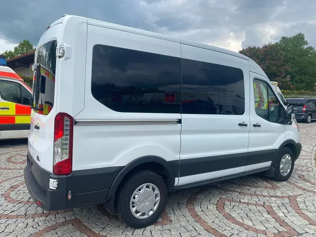 Używany Ford Transit Trend 131 KM (96 kW) 2018 Biały Kombi