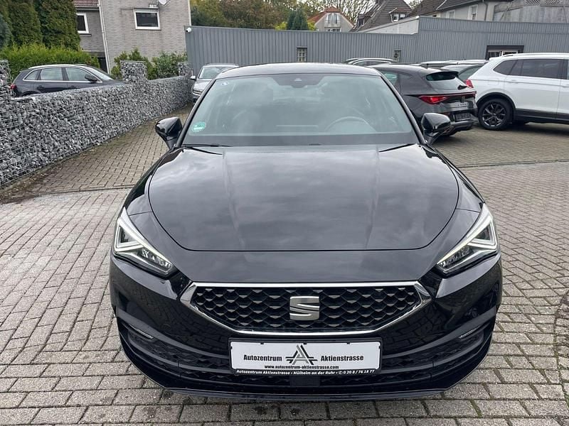 Schwarz Gebraucht 2021 Seat Leon CONNECT Limousine | 17.299 € (Guter Preis) - Bild 1/4