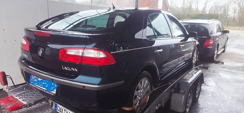 Gebraucht Renault Laguna II Initiale 120 PS (88 kW) 2002 Grün Limousine