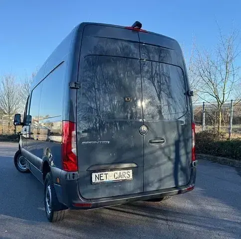 Usado Mercedes Sprinter 143 HP (105 kW) 2020 Cinzento Van