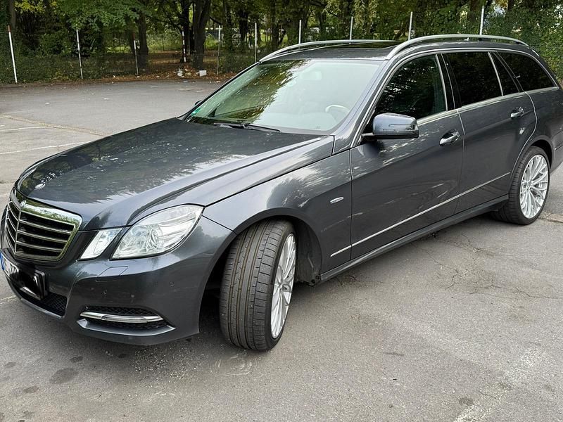 Usata Mercedes E250 204 CV (150 kW) 2010 Marrone Station wagon