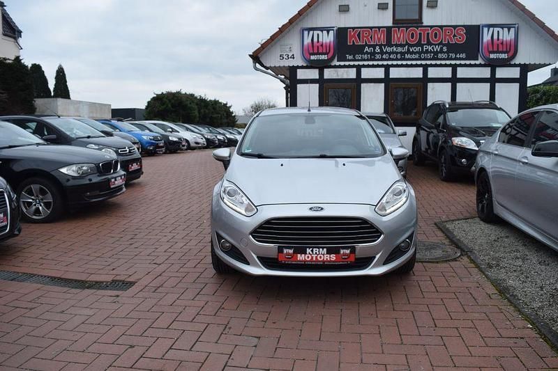 Gebraucht Ford Fiesta 80 PS (58 kW) 2014 Silber Kleinwagen