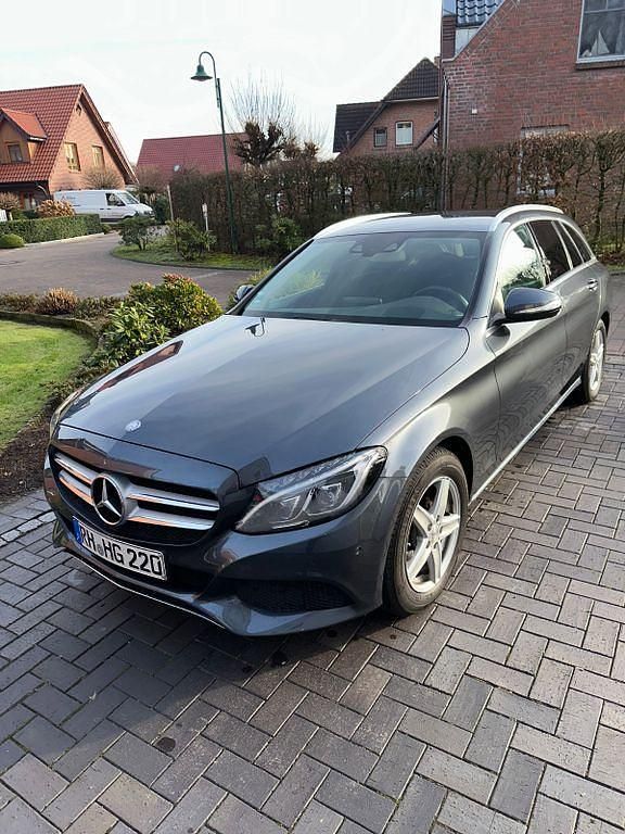 Schwarz Gebraucht 2015 Mercedes C220 Avantgarde Limousine | 18.650 € (Fairer Preis) - Bild 1/4