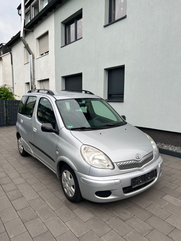 Silber Gebraucht 2005 Toyota Yaris Verso Sol Van / Kleinbus | 2.400 € (Guter Preis) - Bild 1/4