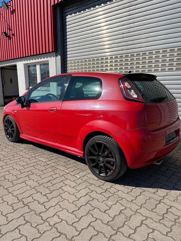 Gebraucht Fiat Punto 131 PS (96 kW) 2007 Rot Kleinwagen