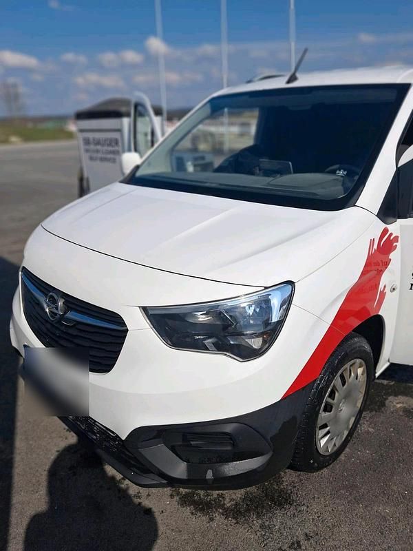 Gebraucht Opel Combo 131 PS (96 kW) 2019 Weiß Van / Kleinbus