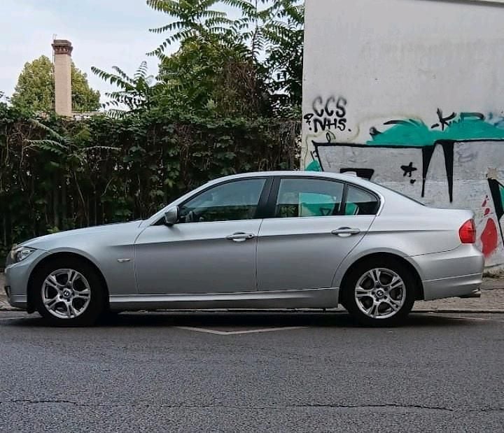 Gebraucht BMW 316 116 PS (85 kW) 2012 Silber Limousine