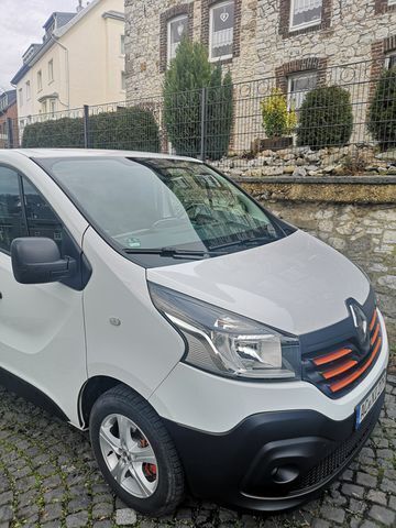 Gebraucht Renault Trafic 163 PS (119 kW) 2016 Weiß Van / Kleinbus