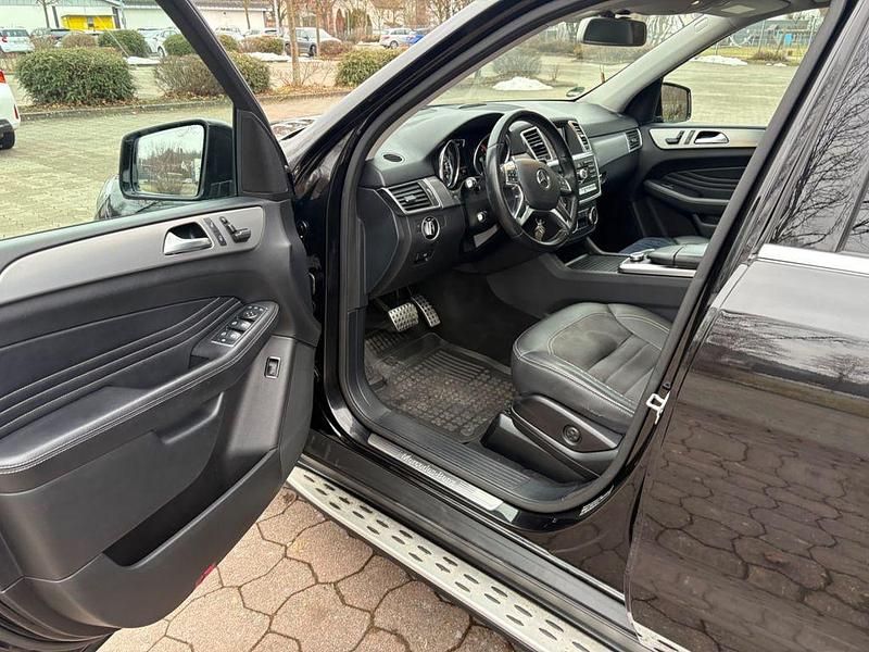 Gebraucht Mercedes ML250 204 PS (150 kW) 2012 Schwarz SUV