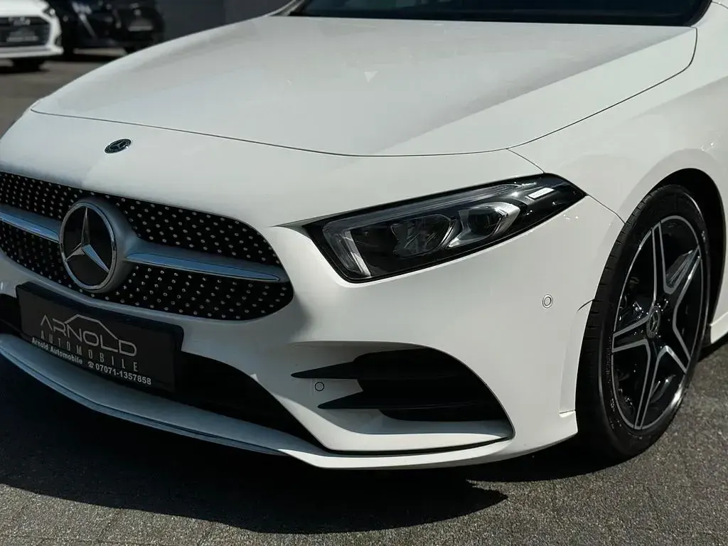 Gebraucht Mercedes A180 AMG line 136 PS (100 kW) 2019 Weiß Limousine