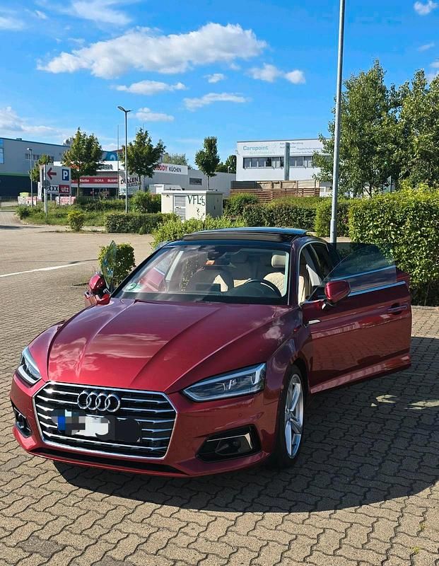 Gebraucht Audi A5 Sportback Design 218 PS (160 kW) 2017 Rot Kleinwagen