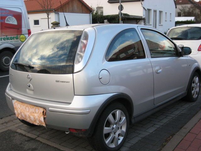 Gebraucht Opel Corsa 80 PS (58 kW) 2005 Silber metallic Kleinwagen