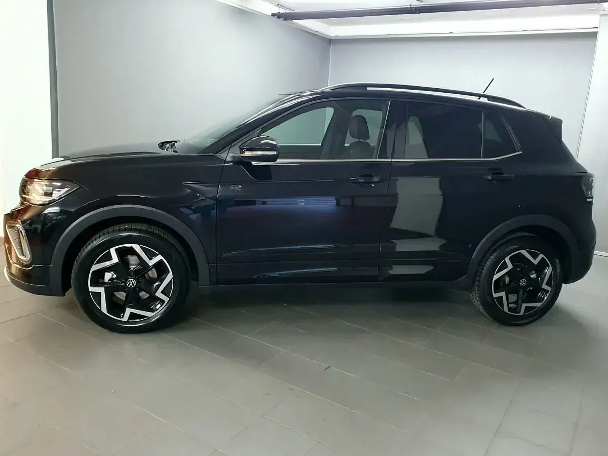 Neu VW T-Cross R-line 116 PS (85 kW) 2026 Schwarz SUV