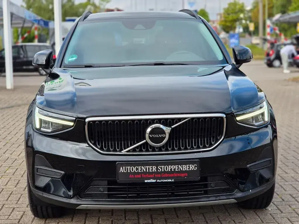 Gebraucht Volvo XC40 129 PS (94 kW) 2023 Schwarz SUV