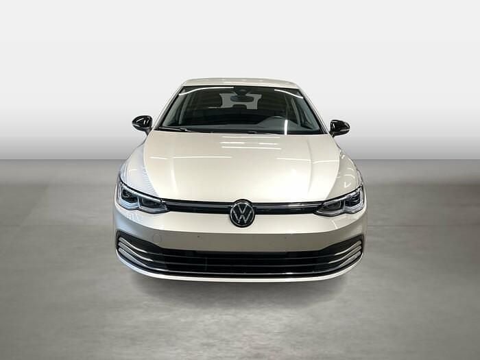 Gebraucht VW Golf VIII Move 116 PS (85 kW) 2023 Ivory silver Limousine