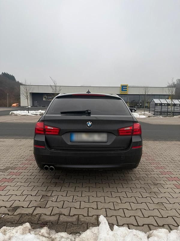 Gebraucht BMW 520 Comfort Edition 184 PS (135 kW) 2011 Schwarz Kombi